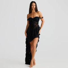 Robe de bal courte en tulle bordeaux à épaules dénudées et lacets