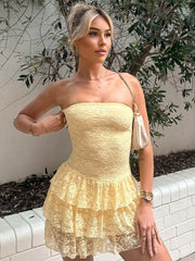 Robe moulante plissée sans bretelles en dentelle