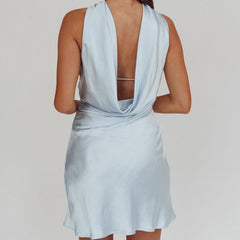 Robe moulante mini dos nu sans bretelles et sans foulard