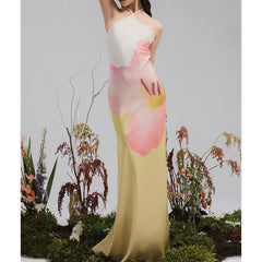 Robe de vacances à dos nu et imprimé floral