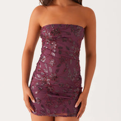 Robe moulante bustier à paillettes, perles et perles