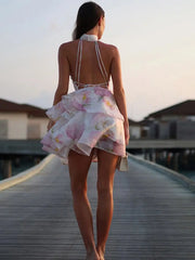 Robe mini imprimée à volants et dos nu