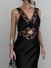 Robe longue de soirée moulante en dentelle à décolleté plongeant