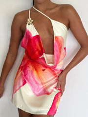 Robe de vacances sans manches à une épaule dénudée et froncée