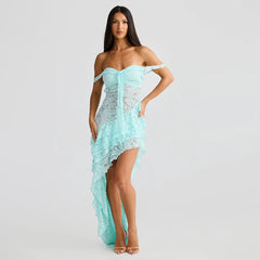 Robe de bal courte en tulle bordeaux à épaules dénudées et lacets