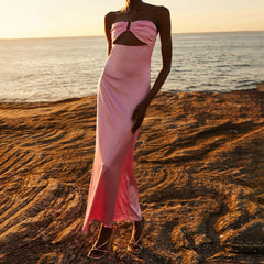Robe de vacances tube à fleurs froncée et ajourée