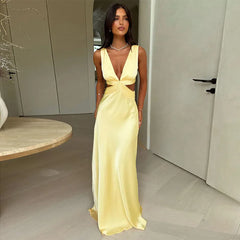 Robe longue fendue à décolleté plongeant en V