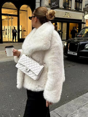 Manteau streetwear à revers en fourrure de renard duveteuse