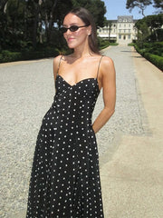 Robe longue plissée à bretelles fines