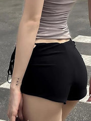 Short punk taille haute à lettres