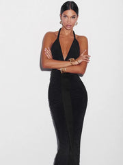 Robe longue noire froncée à décolleté en V profond