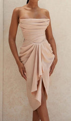Robe midi bustier froncée en soie rose
