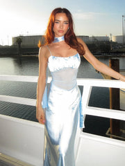 Robe longue fendue à col halter et lacets décolleté plongeant