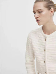 Gilet court en maille texturée à boutons