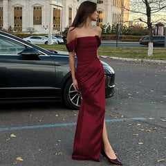 Robe de bal asymétrique à lacets et fente