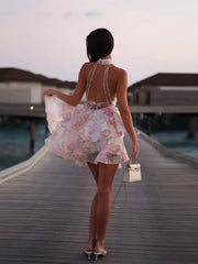 Robe mini imprimée à volants et dos nu