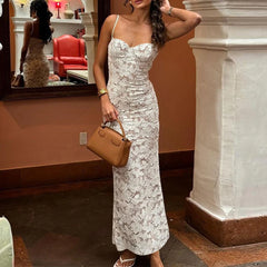 Robe à bretelles en dentelle transparente à motif floral