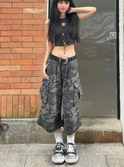 Pantalon camouflage à mollet droit