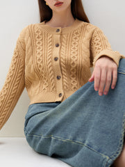 Gilet court en maille à fleurs torsadées