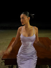Robe de soirée sans manches à plis carrés en satin