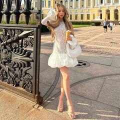 Robe courte à manches longues en dentelle transparente et patchwork