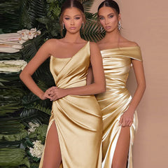 Robe longue asymétrique fendue en satin