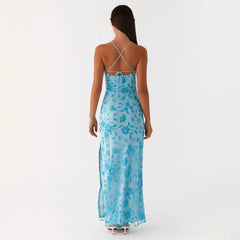 Robe moulante fendue à sequins et perles