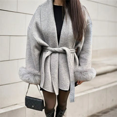 Élégant manteau court en laine et fourrure de renard