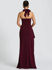 Robe moulante sans manches en dentelle fendue dos nu