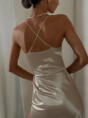 Robe midi débardeur fendue dos nu en satin