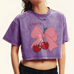 T-shirt slim en coton avec motif de cerises et nœud papillon