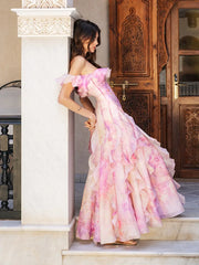Robe plissée à épaules dénudées et à fleurs