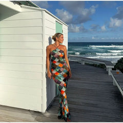 Robe moulante à manches imprimées de sequins et d'écailles