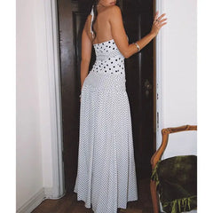 Robe de vacances à pois et à volants, col en V