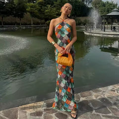 Robe moulante à manches imprimées de sequins et d'écailles