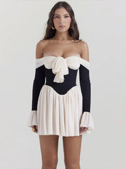 Robe moulante mini plissée évasée sans bretelles