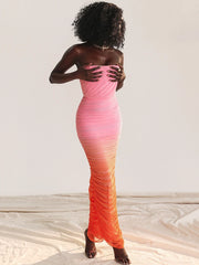 Robe de vacances moulante sans bretelles à dégradé et fente