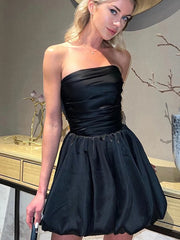 Robe mini bustier à volants et col bateau