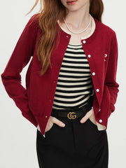 Gilet en maille à nœud et coutures contrastées