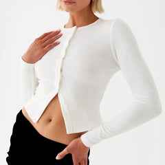 Cardigan en maille côtelée boutonnée sur le devant