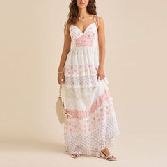 Robe de vacances à volants et dentelle contrastée