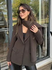 Blazer en laine unie avec manteau à écharpe