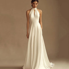 Robe de bal trapèze dos nu simple à col halter