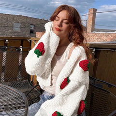 Gilet lanterne à col en V brodé de fraises