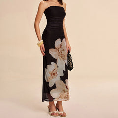 Robe de vacances moulante sans bretelles à fleurs et à volants