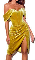 Robe corset en velours doré à épaules dénudées