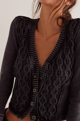 Cardigan à col en V, grosse maille torsadée et boutons brodés
