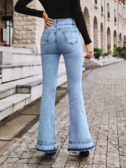 Pantalon en jean skinny à jambes larges 