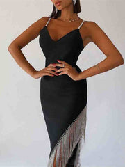Robe nuisette noire fendue jusqu'à la cuisse 