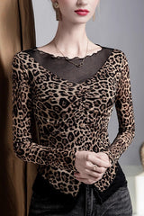 Blouse deux pièces à imprimé léopard avec empiècements en résille